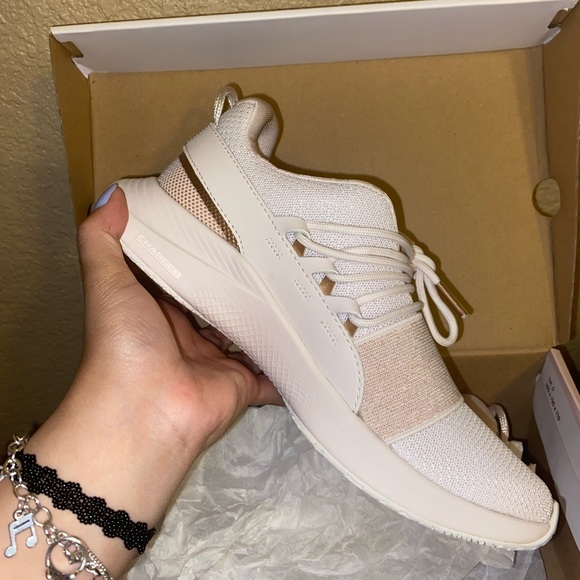 Under Armour Shoes - Picture 5 of 6